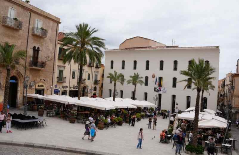 Découvrez l'ambiance chaleureuse de Cagliari au sud 1clic1planet Découvrez l'ambiance chaleureuse de Cagliari au sud 1clic1planet