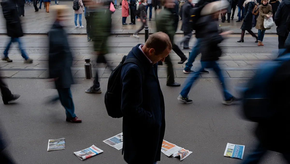 Pourquoi l’image prime sur le texte lors de la recherche ? — Quand on parcourt des annonces, l’œil sélectionne d’abord. Une photo claire et cohérente crée une impression immédiate de qualité et de fiabilité. À l’inverse, des clichés confus ou mal