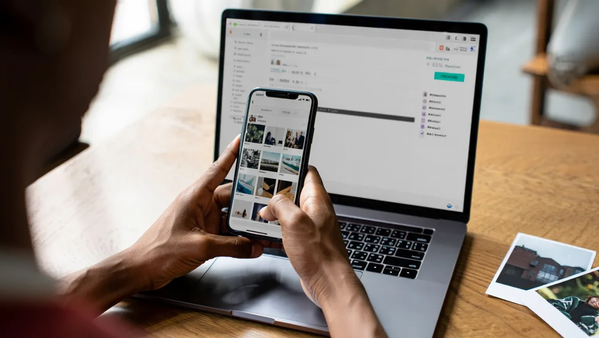 Comment conserver et horodater correctement vos preuves ? — Les métadonnées des fichiers photo contiennent souvent l'heure et la date d'enregistrement mais peuvent être modifiées. Pour renforcer la valeur probante, envoyez immédiatement les images à votre adresse e‑mail ou sauvegardez‑les dans