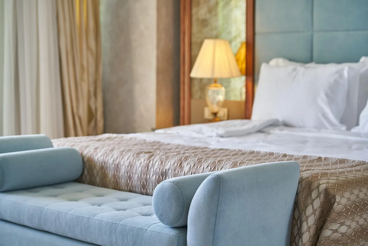 Chambre d'hôtel avec vue sur l'océan et balcon face à la mer